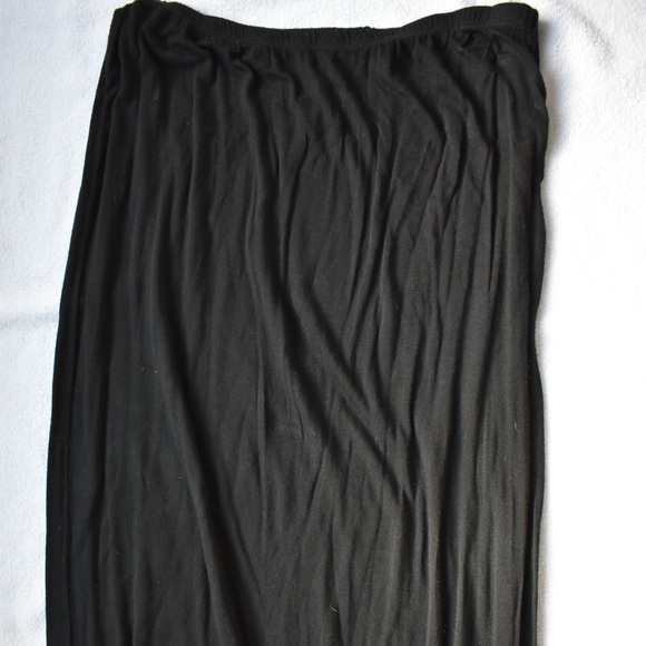 Brandy Melville black maxi skirt - Picture 4 of 6